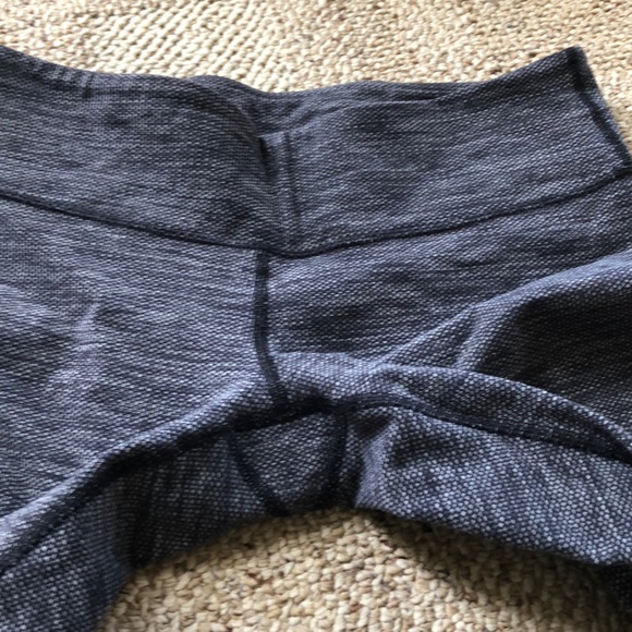 Lululemon cropped yoga pants - Picture 4 of 4